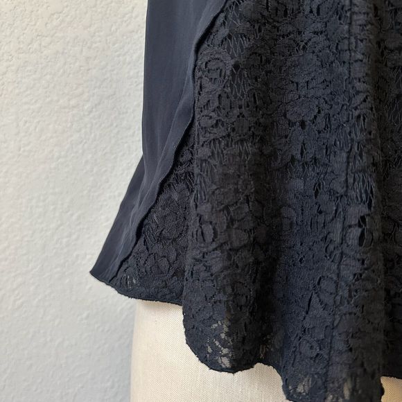 REBECCA TAYLOR S/S Silk Blend V-Neck Top in Black Lace Accent - Picture 5 of 9